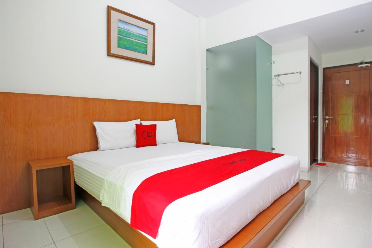 Отель Reddoorz @ Turangga Sari Kejayan Экстерьер фото